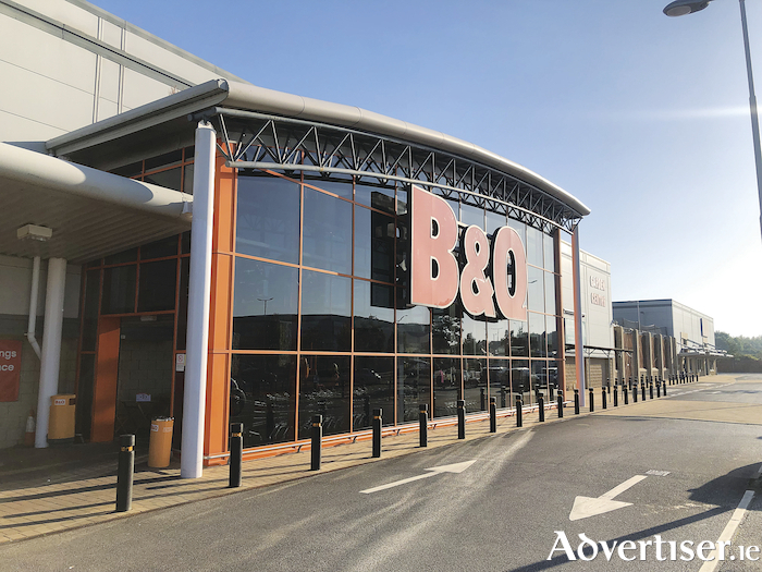 Advertiser.ie - Popular B&Q Arcadia Athlone store successfully reopens ...