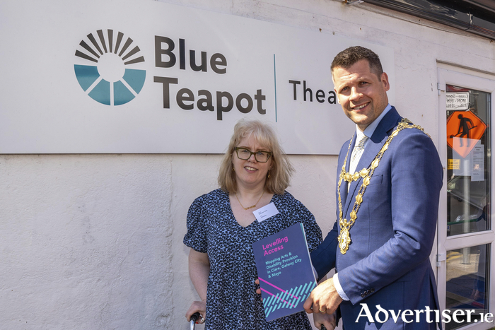 Mairead Folan with Mayor Eddie Hoare at Levelling Access Event Blue Teapot.
Image Credits are to Boyd Challenger for Galway City Council.