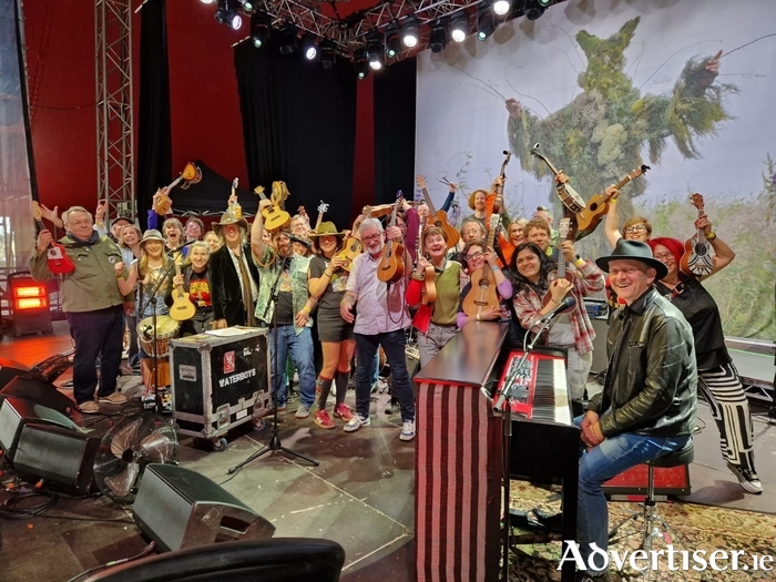 Galway ukulele players rehearse with The Waterboys