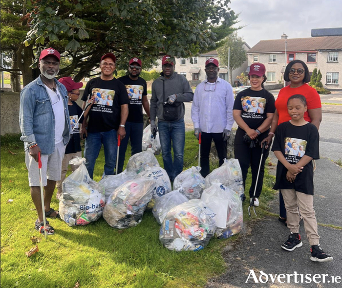 Cllr Ogbu and the volunteer team.