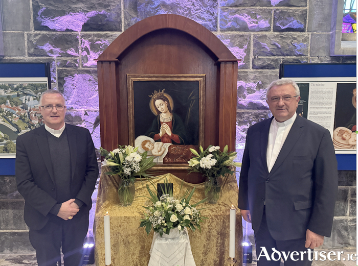 Bishop Michael Duignan receives a replica of‘Our Lady, Consoler of the Afflicted’gifted to the people of Galway Diocese by Bishop András Veres at Galway Cathedral?
