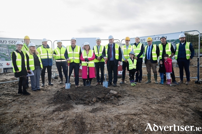 From left: Cllr. Ollie Turner, Leas-Cathaoirleach of Galway County Council Cllr. Eileen Mannion, Kevin Conroy, MCRoy Developments, Sonny Conroy, Sadhlóg Conroy and Senan Conroy, Cllr. Gerry King, Leas-Cathaoirleach of Connemara Municipal District, and Cyril Kelly, Cyril J. Kelly and Associates.  Photo Sean Mannion.
