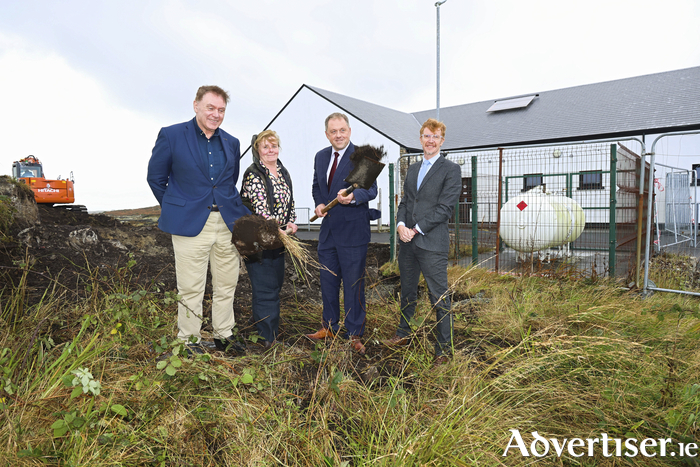 Minister Thomas Byrne officially announcing the New Development at the Ionad Cuimhneacháin na nImirceach (Emigrants Commemorative Center) in Carna with Mairtin Ó Caithain, chairperson of Ionad Cuimhneacháin na nImirceach. Eileen Davis, Diaspora officer Ionad Cuimhneacháin na nImirceach and