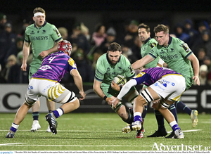 Josh Murphy of Connacht in action against Matteo Canali, left, and Giacomo Milano of Zebre Parma during the EPCR Challenge Cup Round 1 match between Connacht and Zebre Parma at Dexcom Stadium in Galway. Photo by Piaras O Midheach/Sportsfile