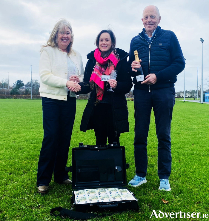 In the photo (centre) is Deirdre Butler who won €100,000 at the weekend in the Galway Rape Crisis Centre win100grand.ie fundraiser. Also in the photo are (left) Cathy Connolly, Executive Director, GRCC and (right) Iognáid Ó'Muircheartaigh, Chairperson, GRCC. 